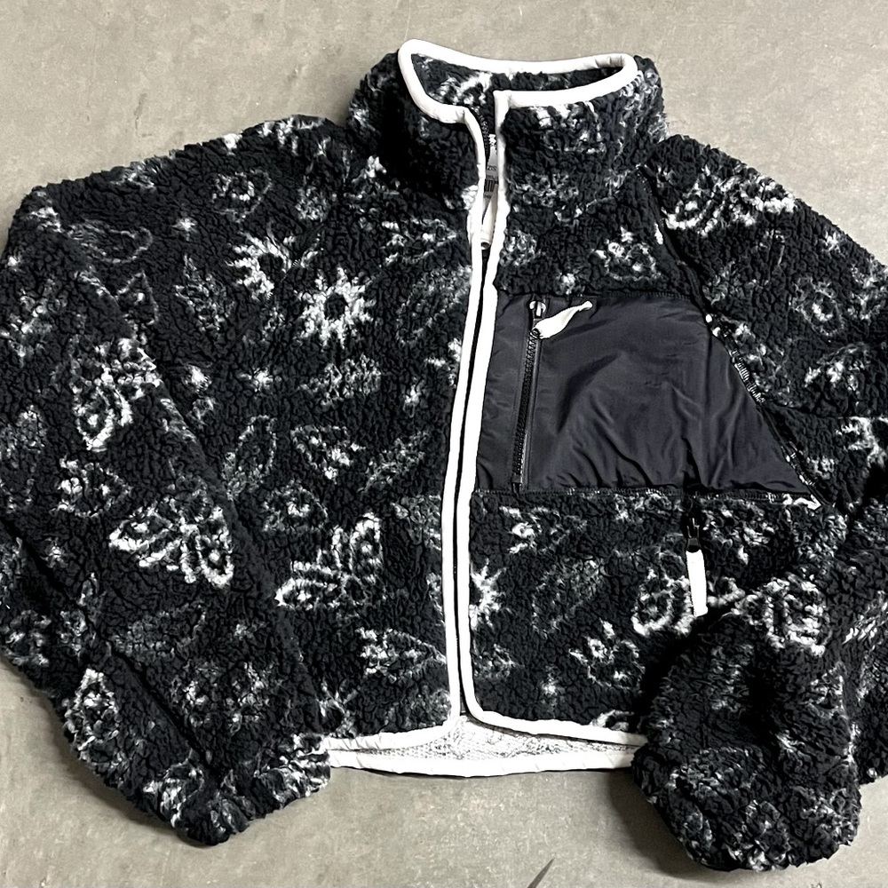 Pac Sun Butterfly Fleece Cropped Jacket Size XS